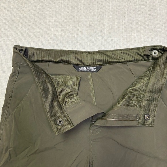 2/$20 North Face Boy Large 14-16 Forest Green Nylon Fast Dry Short Summer Spring - Picture 4 of 6